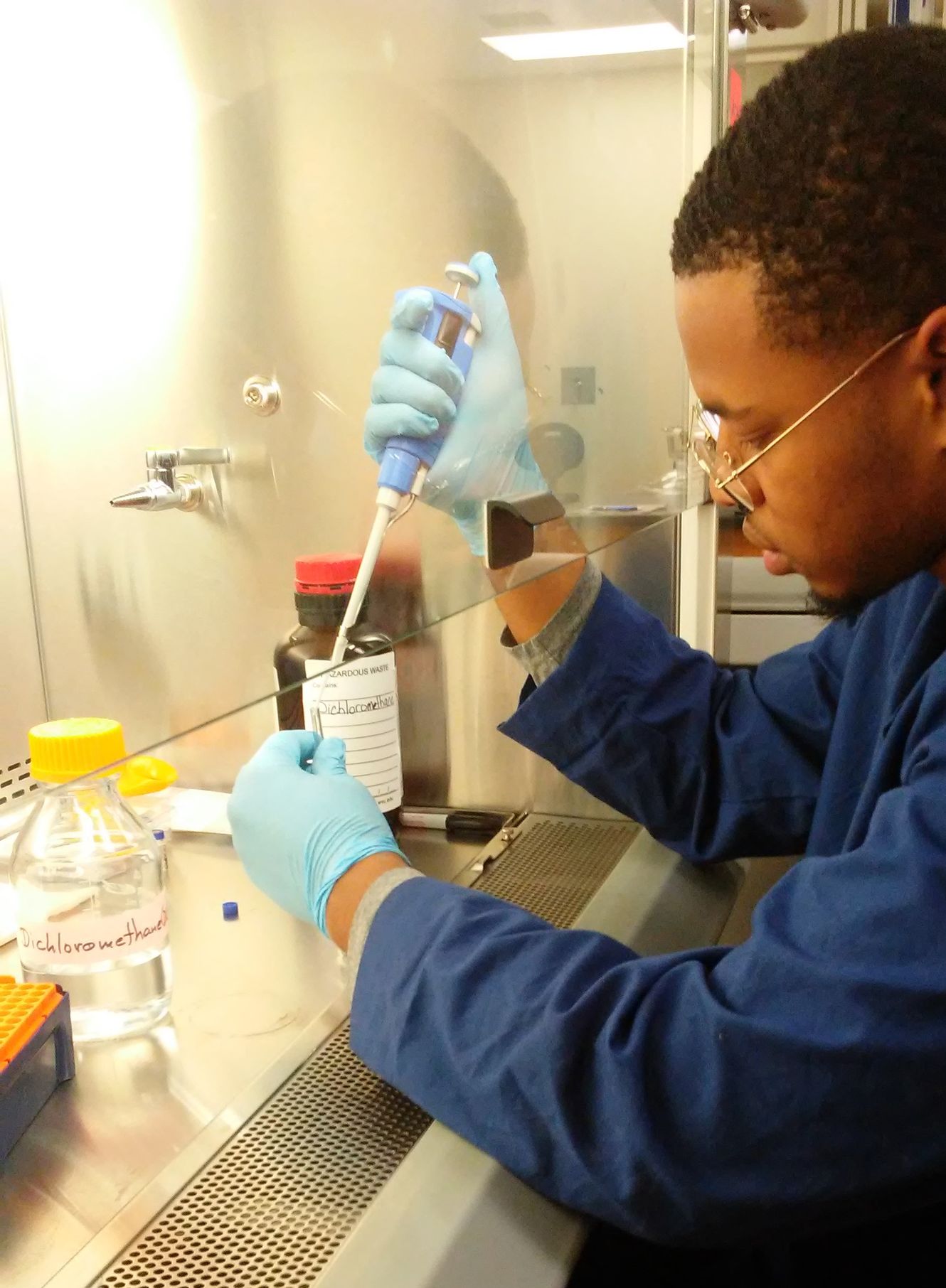 De'Anthony Morris conducting research in the lab